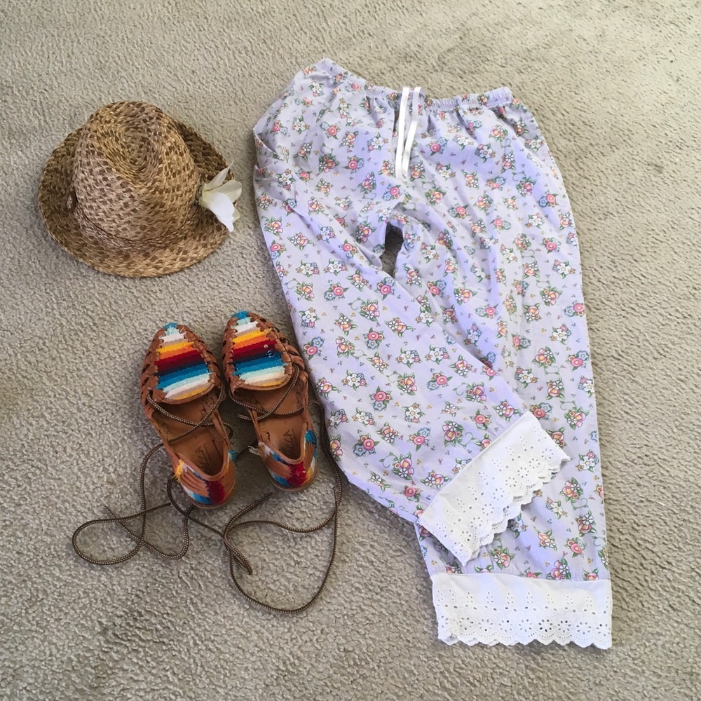 MARY ENGELBREIT/BABY BLUE FLORALwEYELET LACE HEM  BLOOMER PANTS/NEW